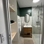 T2 Lumineux, Jardin Prive Et Piscine 아파트 바이어스