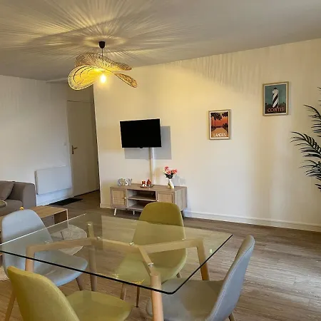 T2 Lumineux, Jardin Prive Et Piscine 바이어스