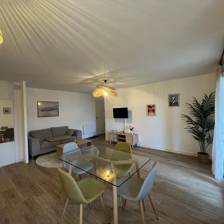 Apartmán T2 Lumineux, Jardin Prive Et Piscine