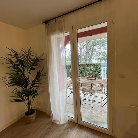 T2 Lumineux, Jardin Prive Et Piscine